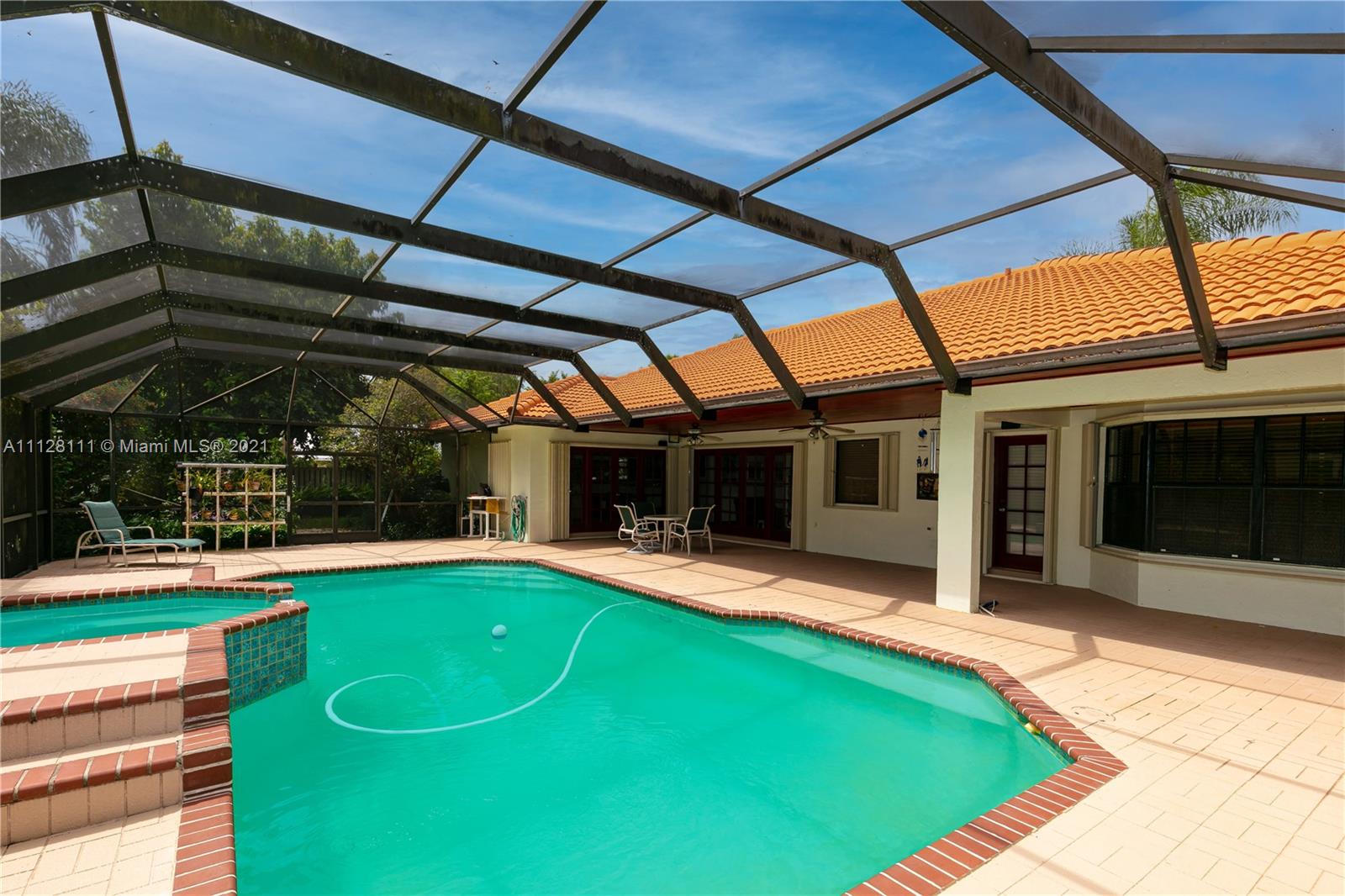 MANGO PARK ESTATES - Residential