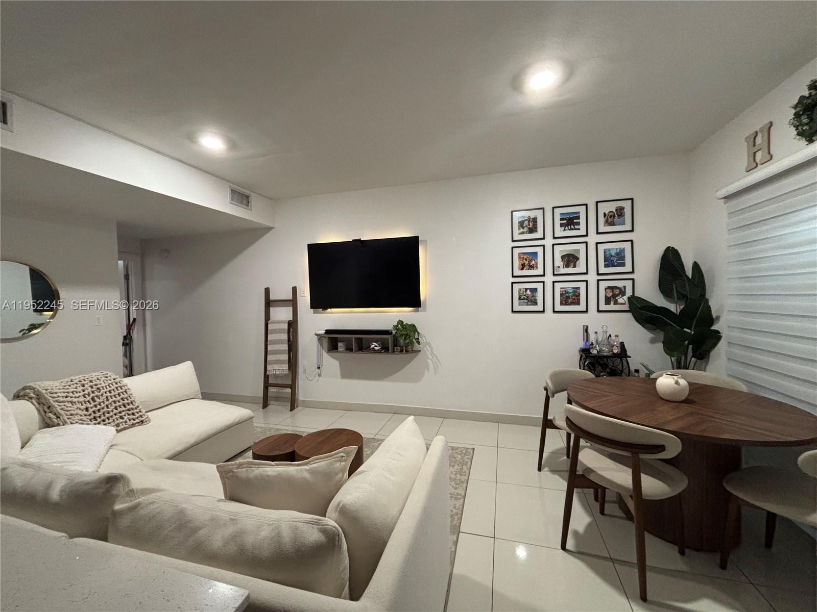 PARADISE GARDENS - Residential