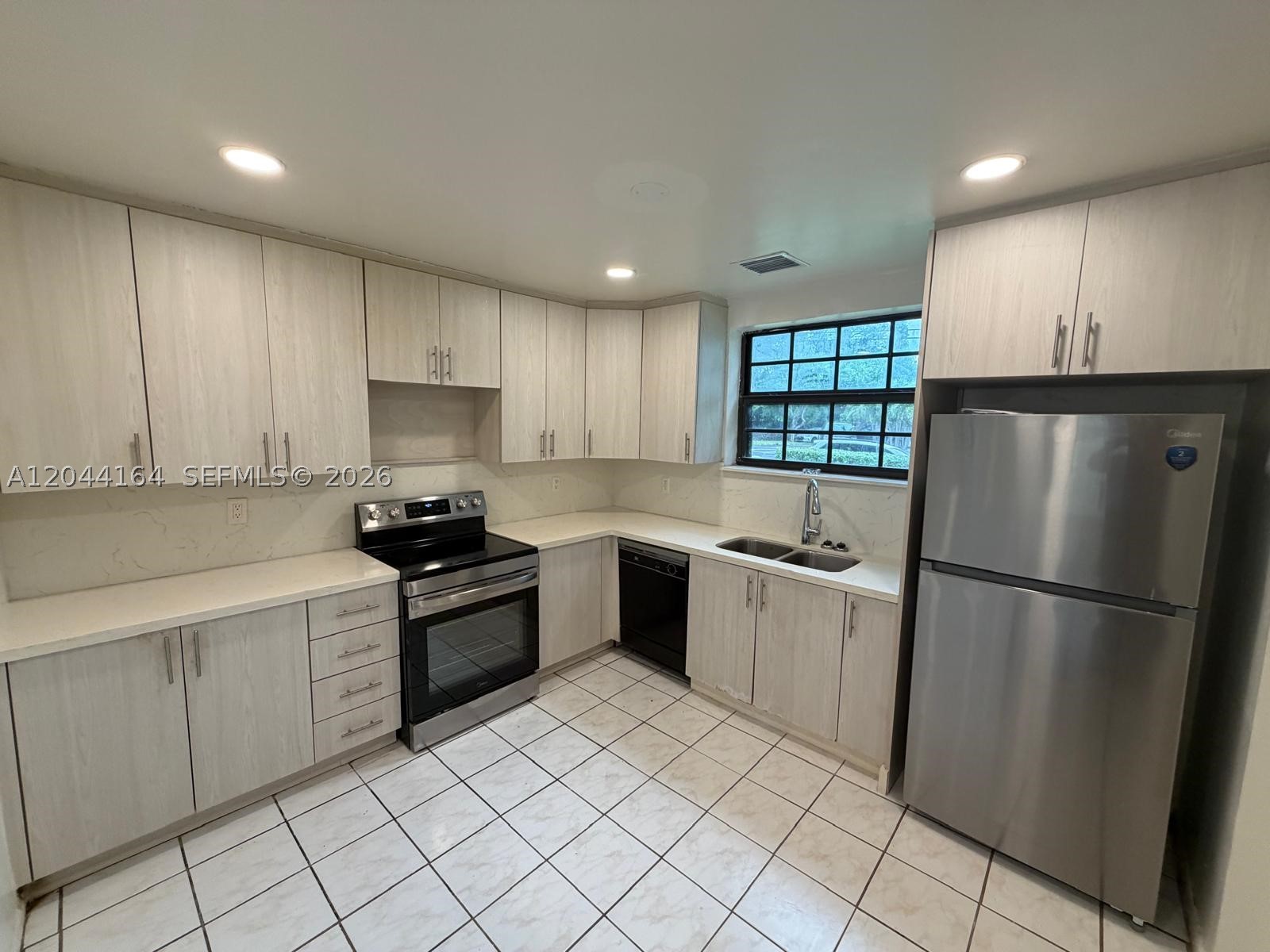 ARCH CREEK HIGHLANDS - Residential