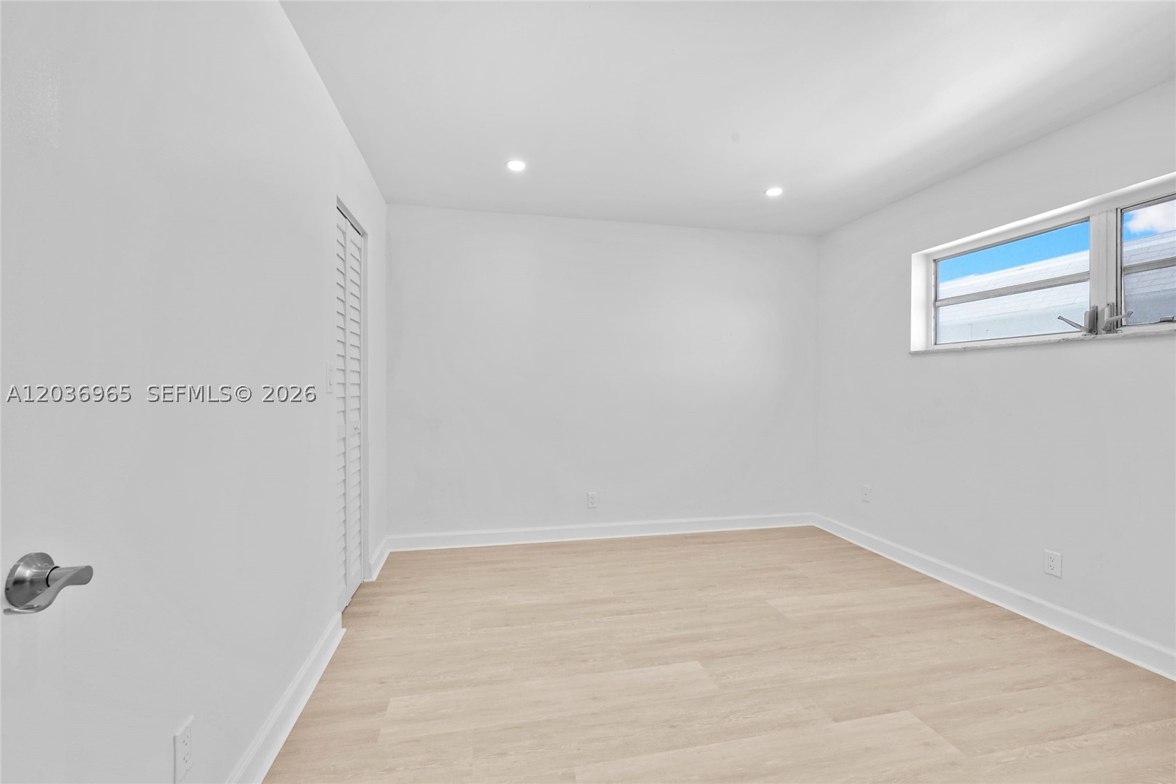 III DELWOOD WEST CONDO - Residential Lease