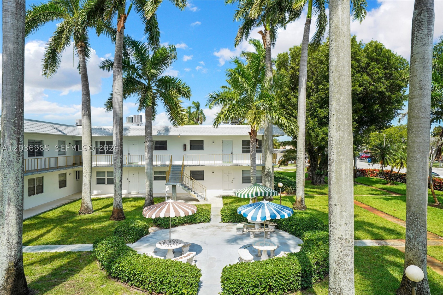 III DELWOOD WEST CONDO - Residential Lease