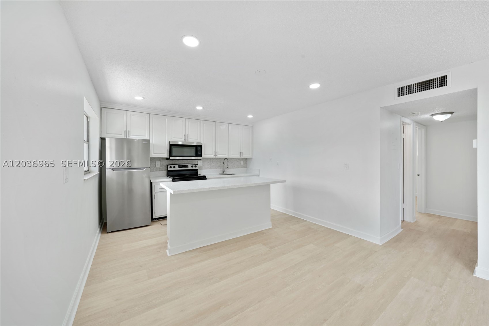 III DELWOOD WEST CONDO - Residential Lease