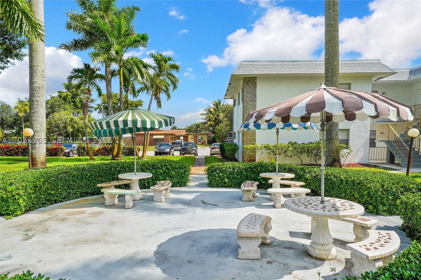 III DELWOOD WEST CONDO - Residential Lease