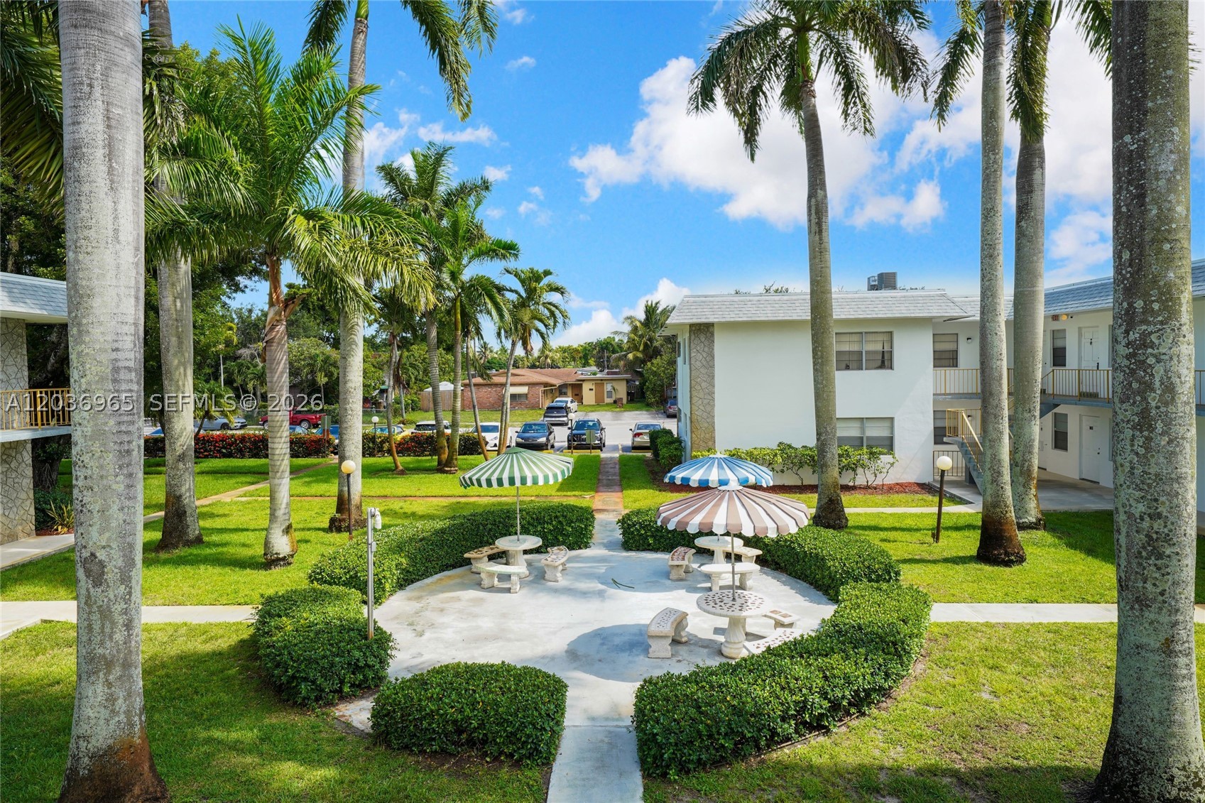 III DELWOOD WEST CONDO - Residential Lease