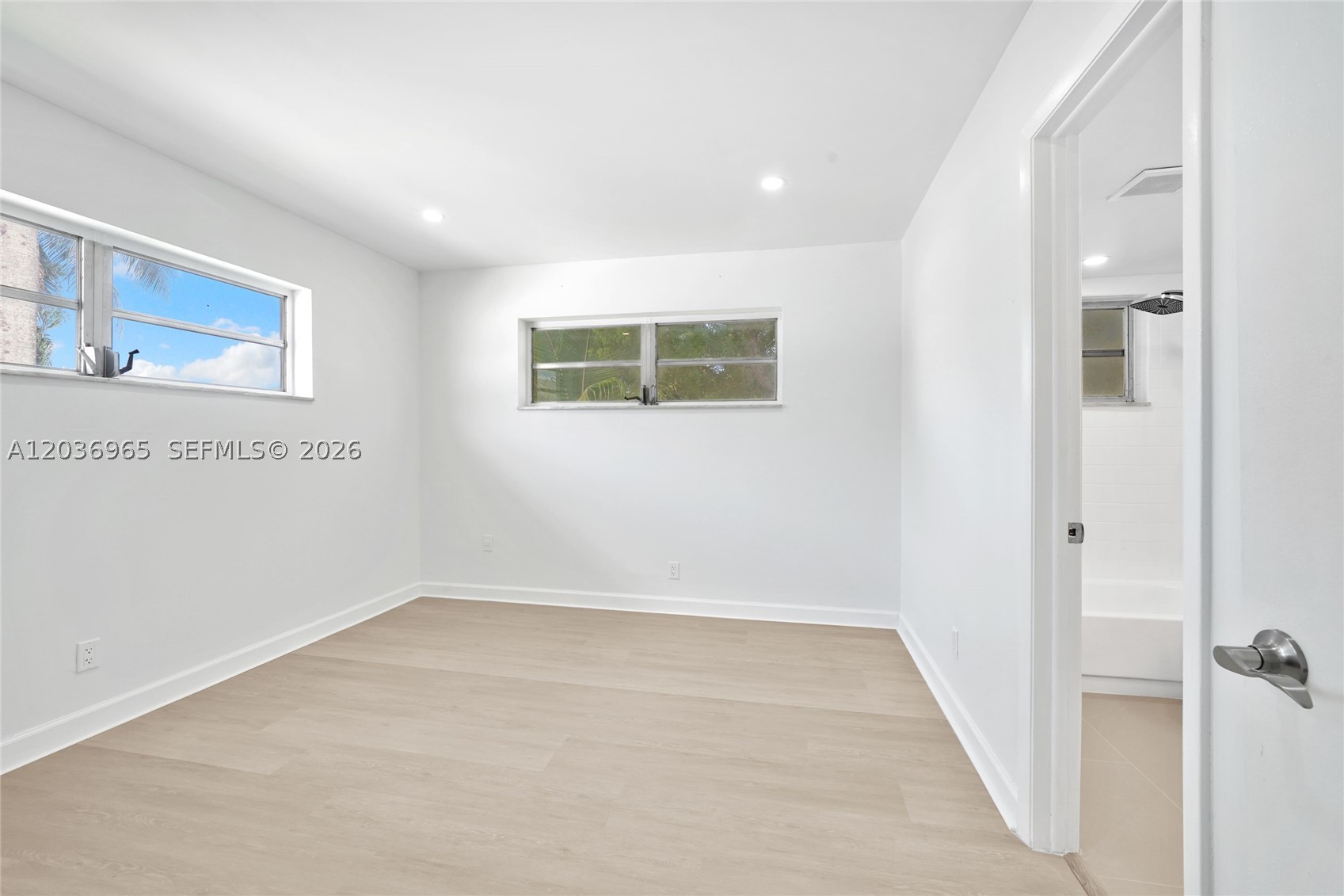 III DELWOOD WEST CONDO - Residential Lease