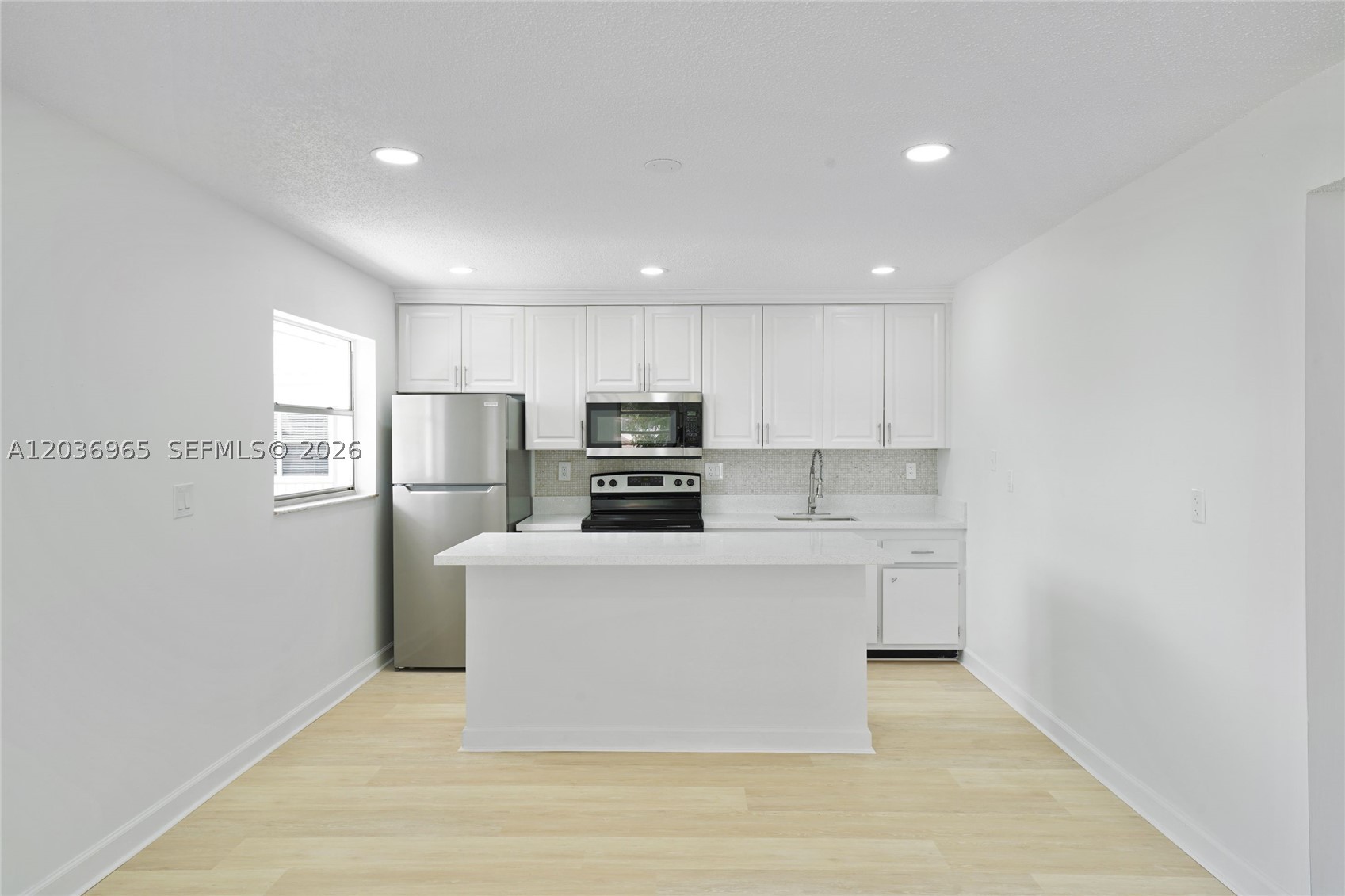 III DELWOOD WEST CONDO - Residential Lease