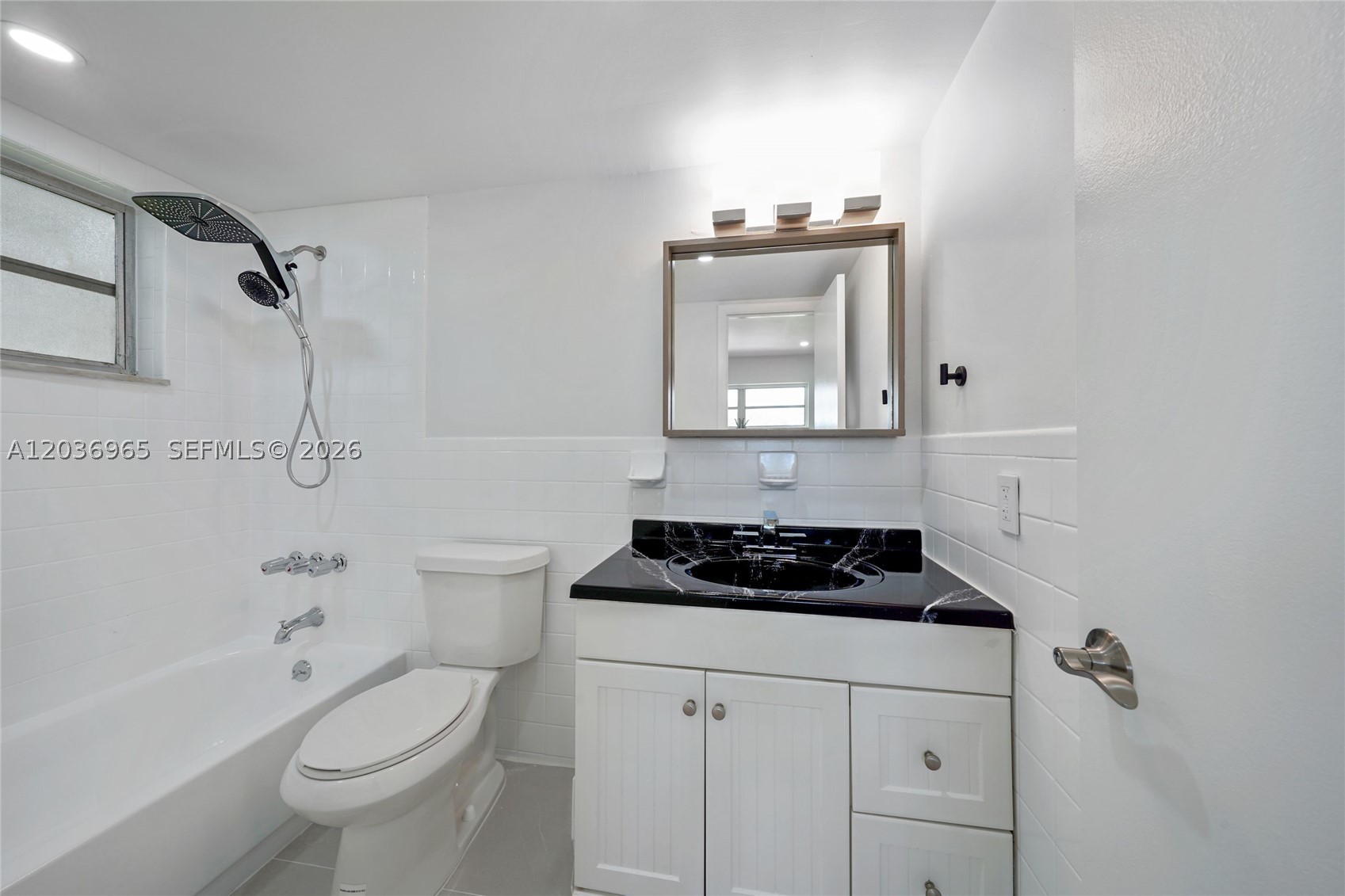 III DELWOOD WEST CONDO - Residential Lease