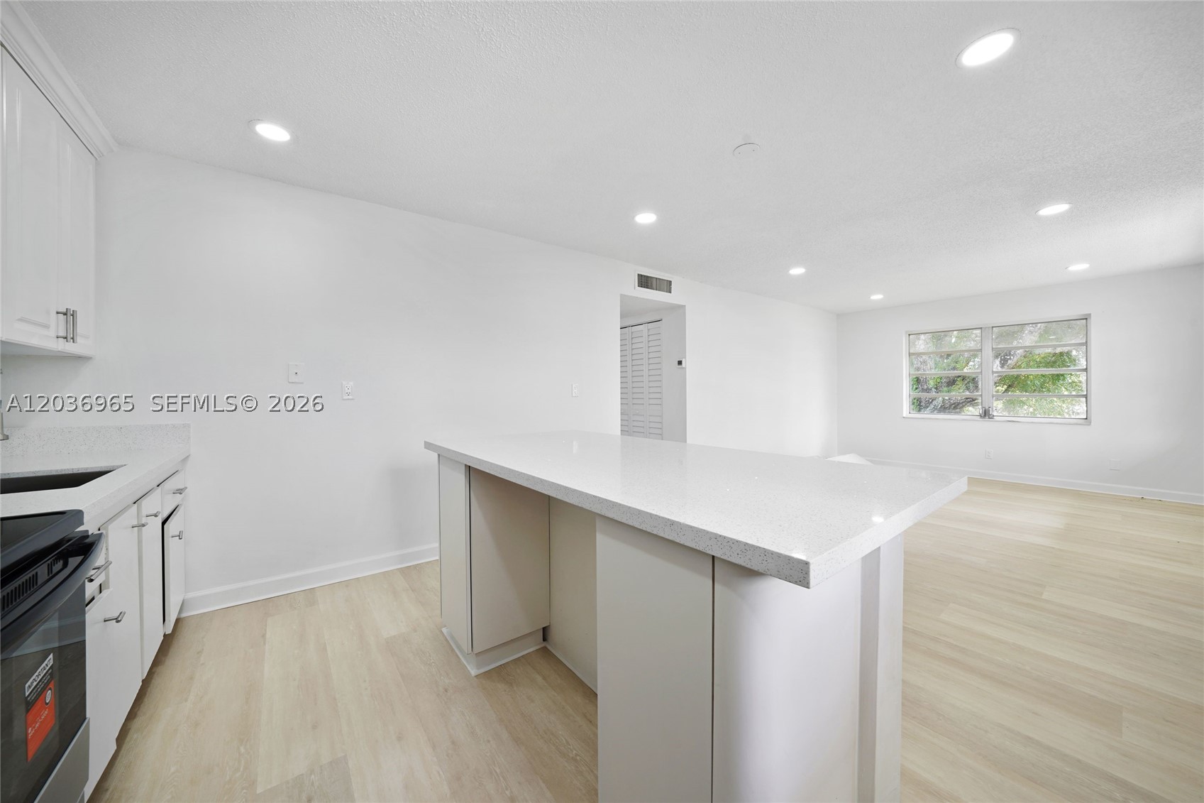 III DELWOOD WEST CONDO - Residential Lease
