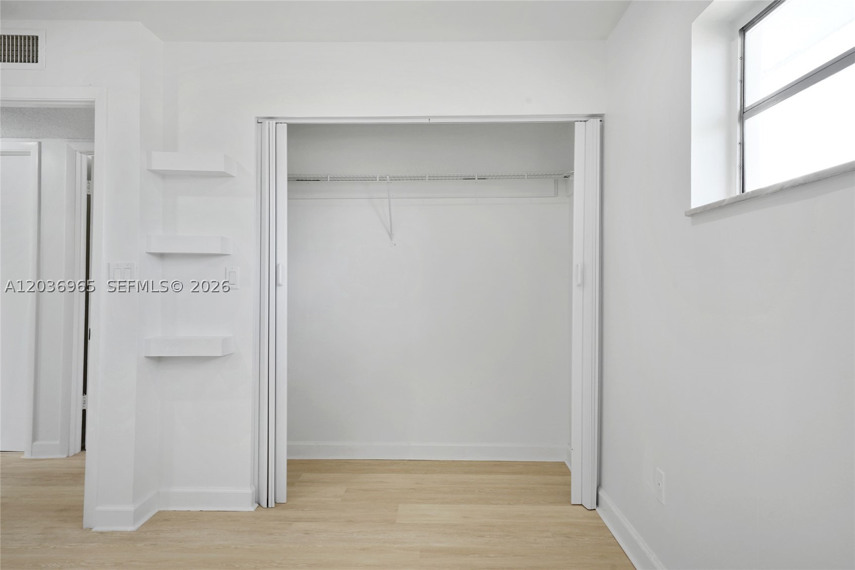 III DELWOOD WEST CONDO - Residential Lease