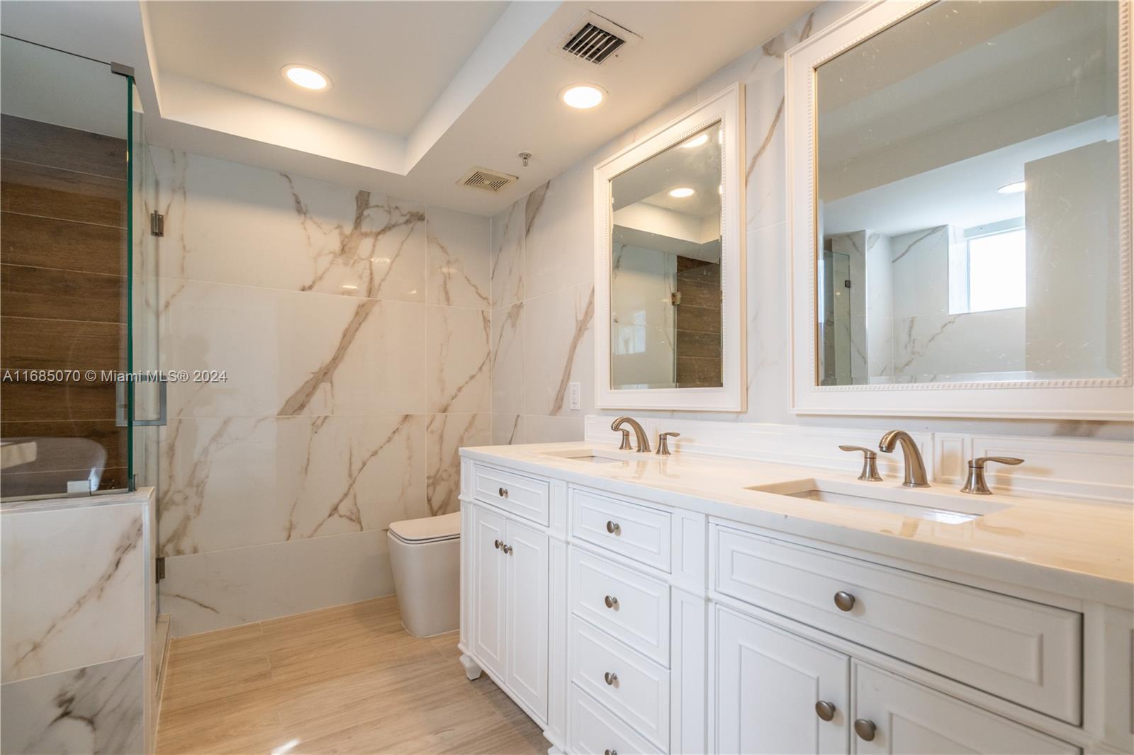 SUNSET HARBOUR SOUTH COND - Residential