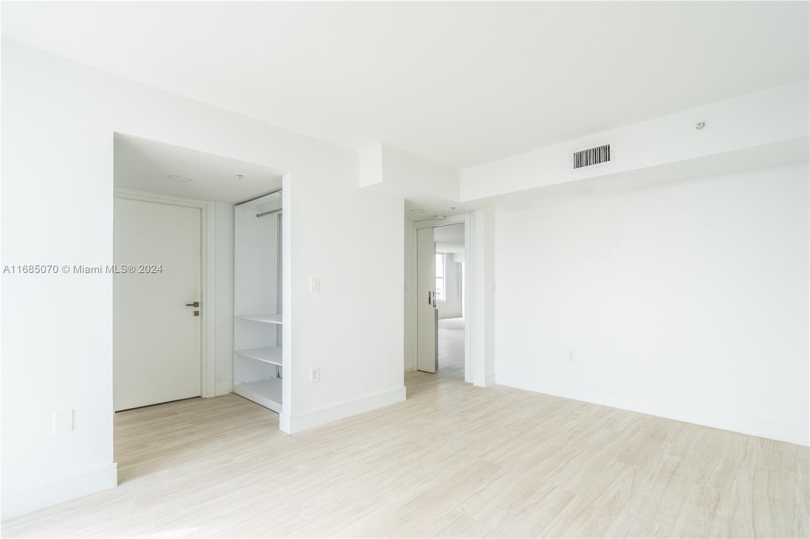 SUNSET HARBOUR SOUTH COND - Residential