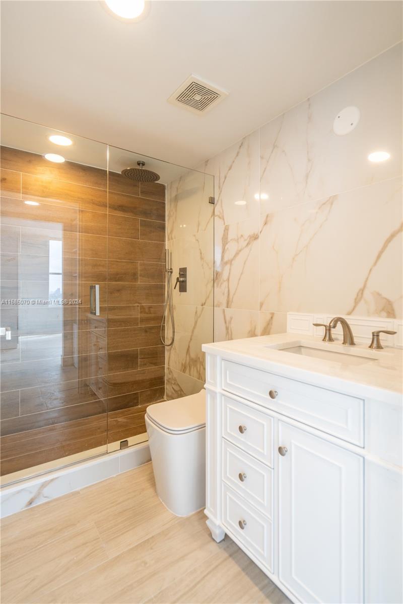 SUNSET HARBOUR SOUTH COND - Residential