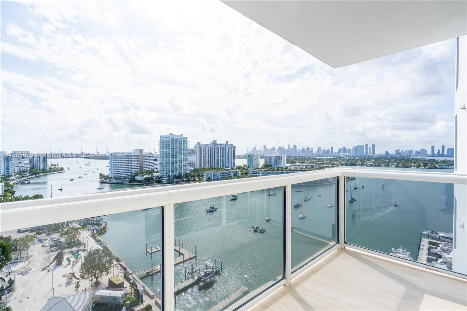 SUNSET HARBOUR SOUTH COND - Residential