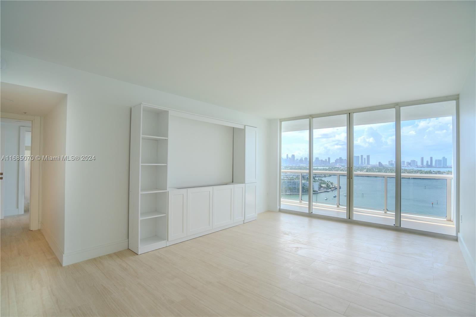 SUNSET HARBOUR SOUTH COND - Residential