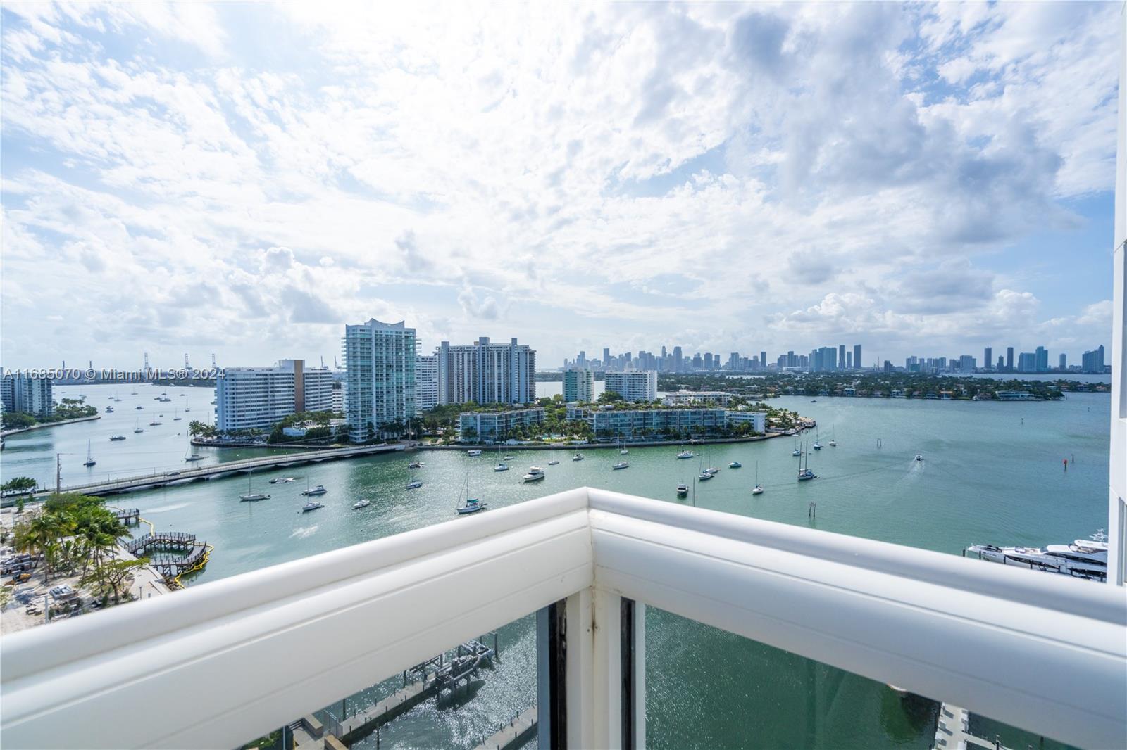 SUNSET HARBOUR SOUTH COND - Residential