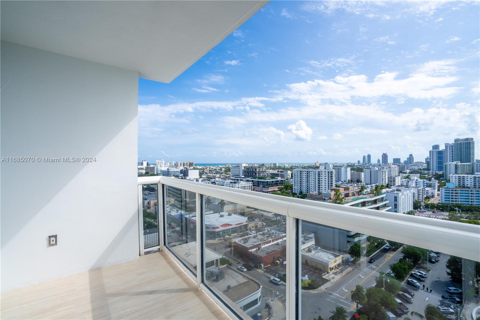 SUNSET HARBOUR SOUTH COND - Residential