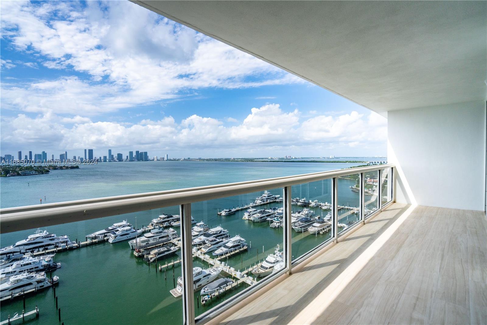 SUNSET HARBOUR SOUTH COND - Residential