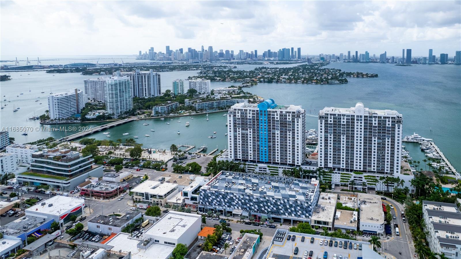 SUNSET HARBOUR SOUTH COND - Residential