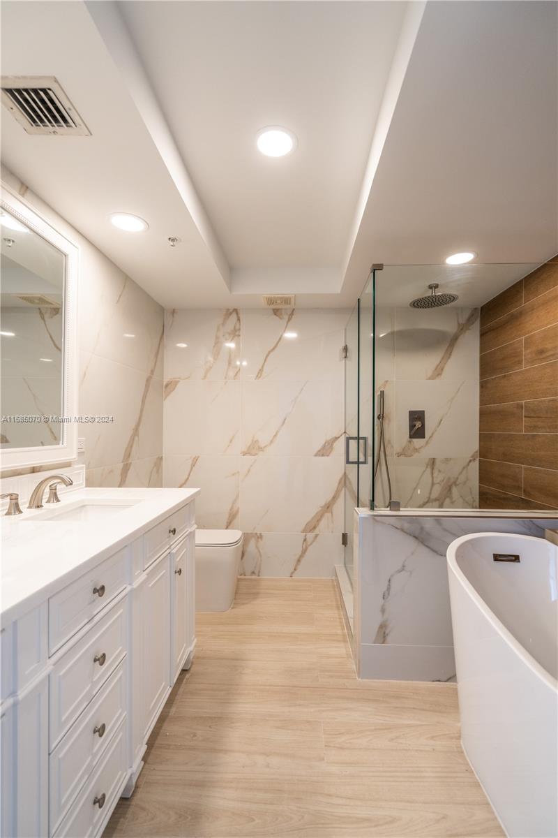 SUNSET HARBOUR SOUTH COND - Residential