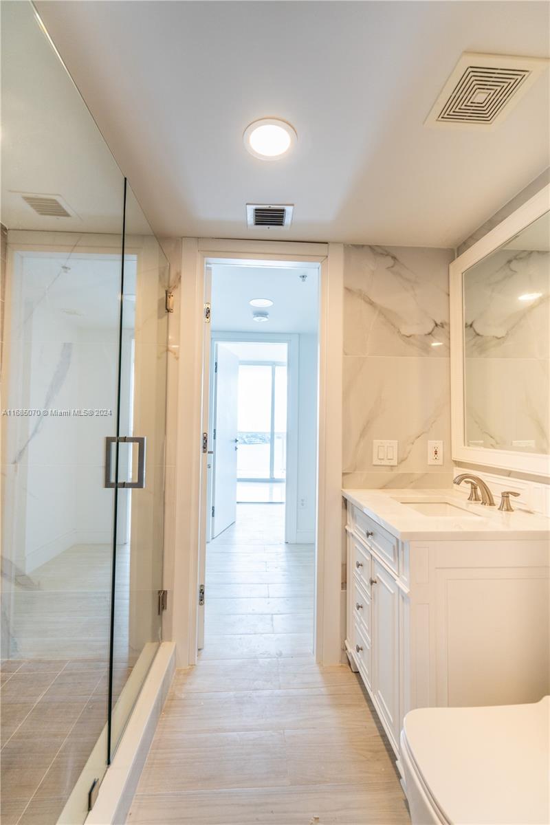 SUNSET HARBOUR SOUTH COND - Residential