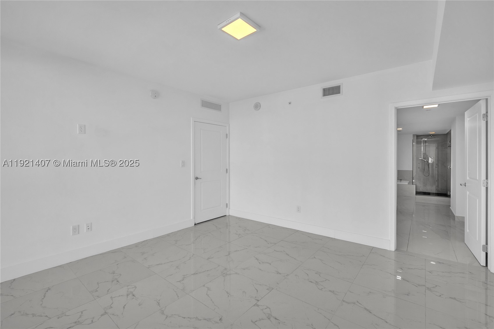 400 SUNNY ISLES CONDO EAST - Residential