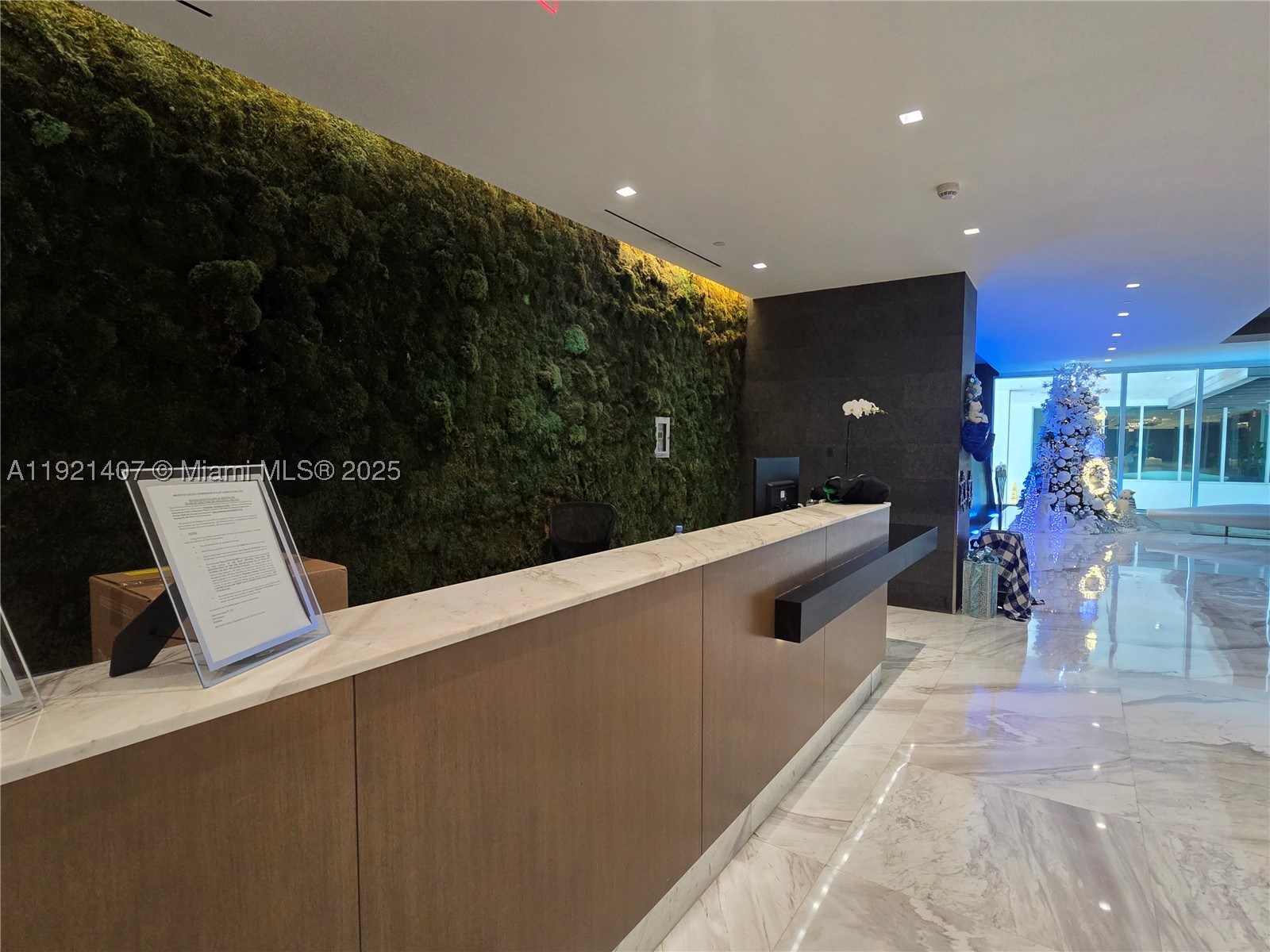 400 SUNNY ISLES CONDO EAST - Residential