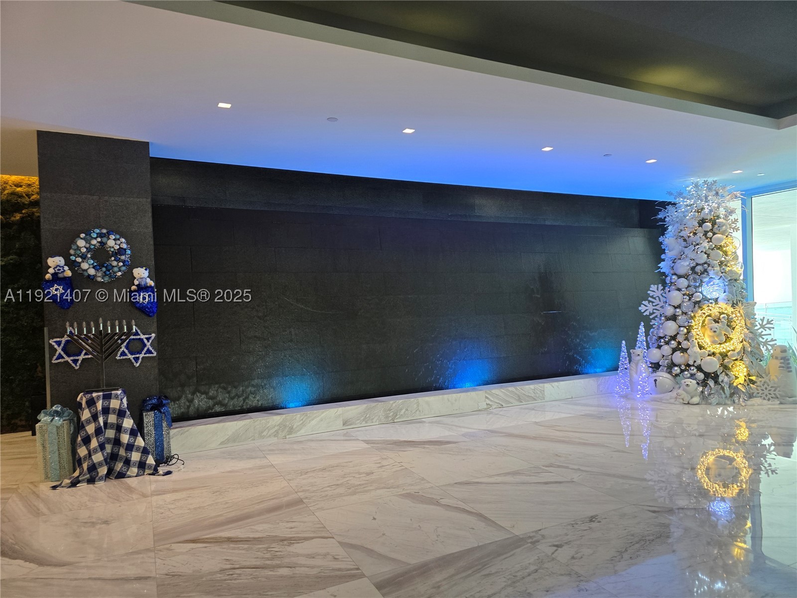 400 SUNNY ISLES CONDO EAST - Residential