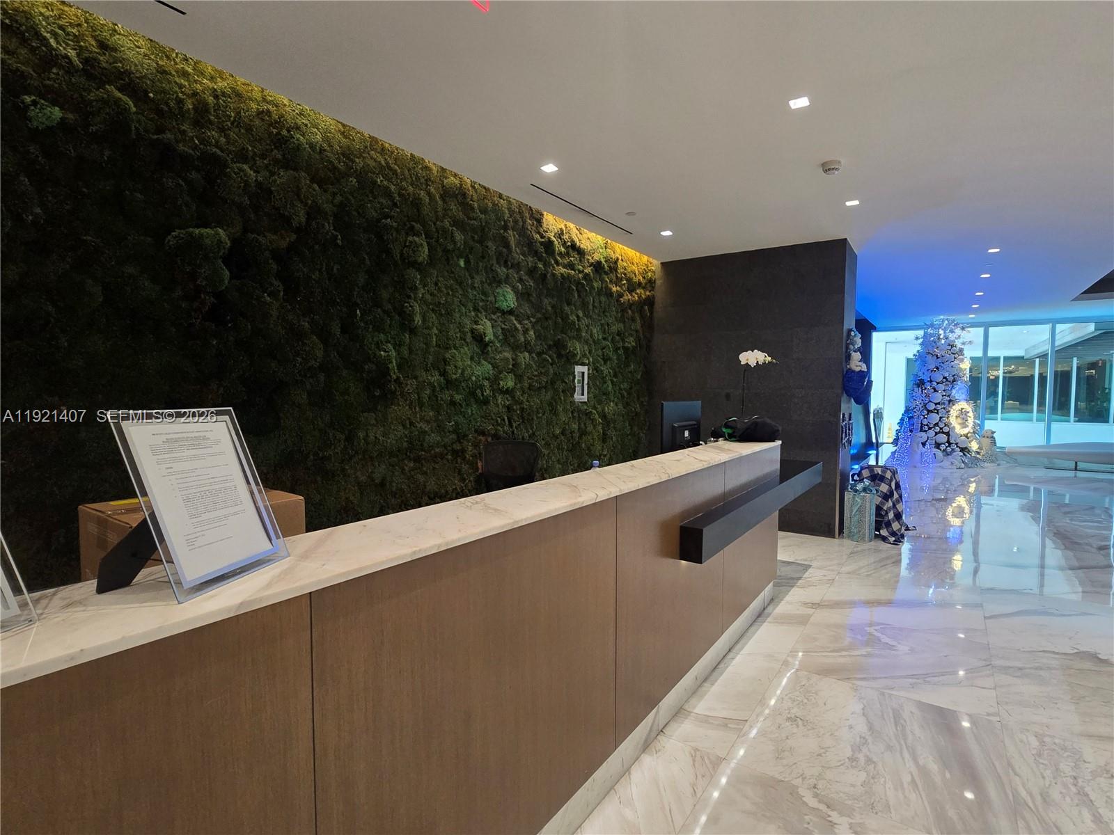400 SUNNY ISLES CONDO EAST - Residential