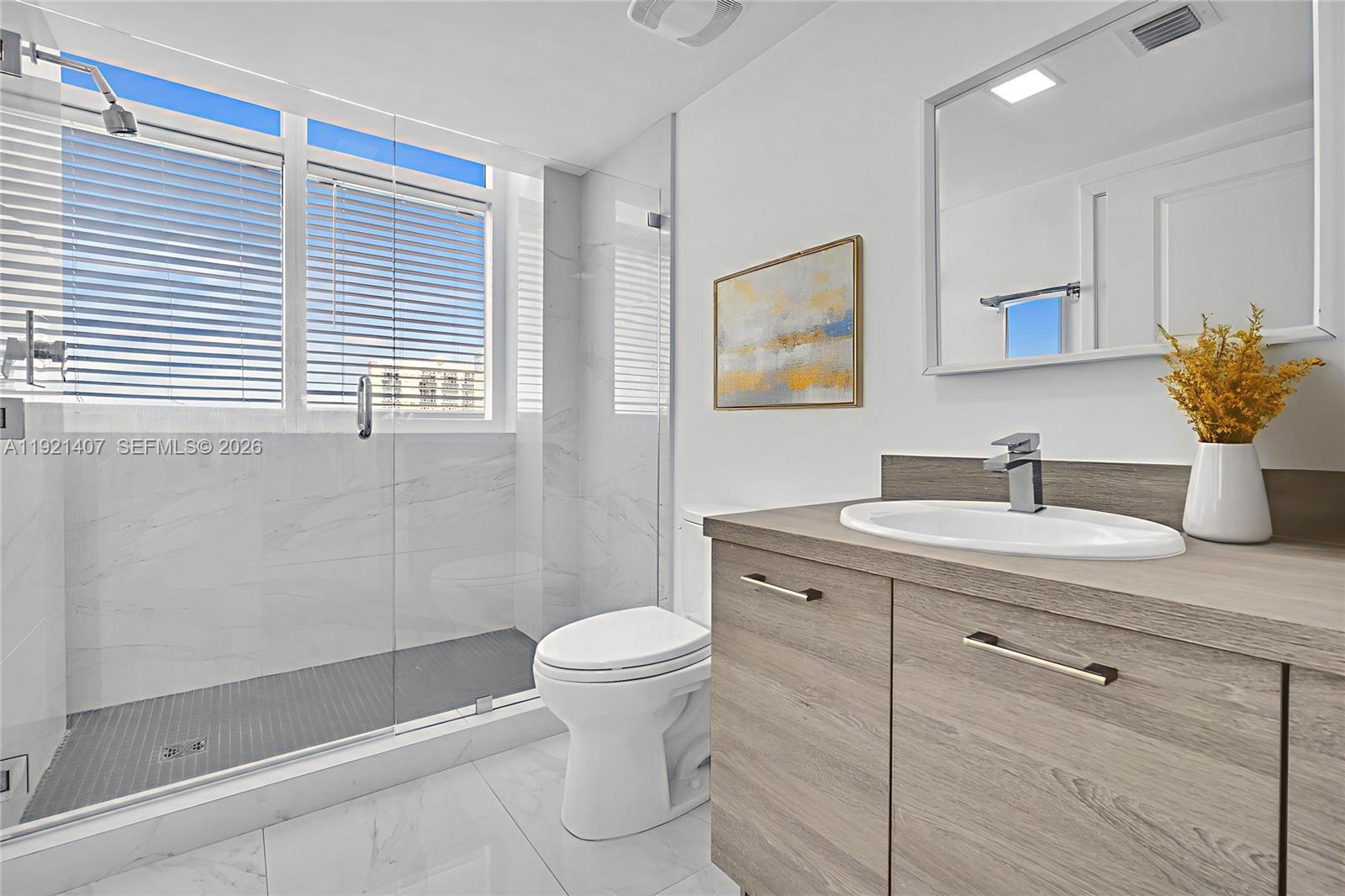 400 SUNNY ISLES CONDO EAST - Residential