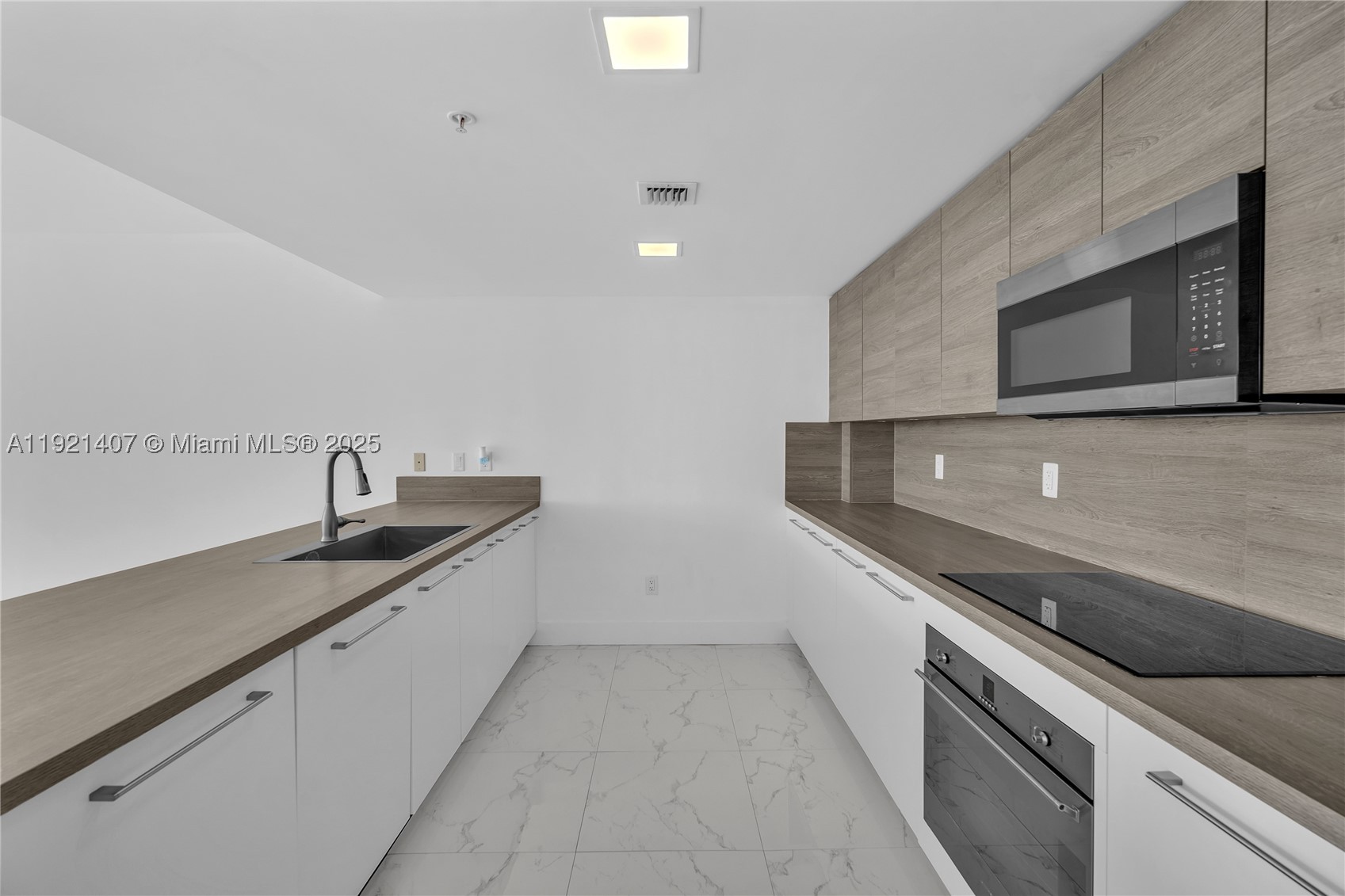 400 SUNNY ISLES CONDO EAST - Residential
