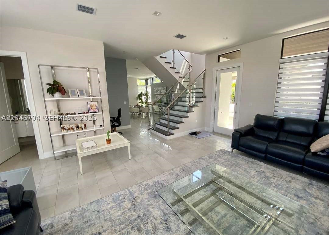 DOWNTOWN DORAL SOUTH PHAS - Residential