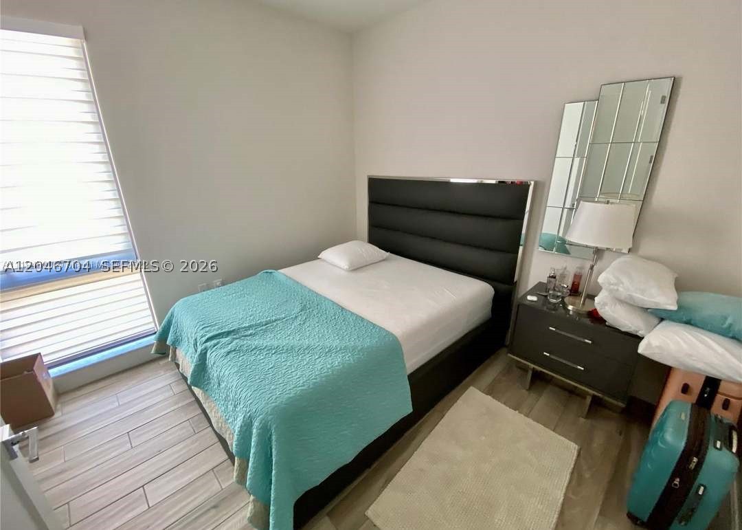 DOWNTOWN DORAL SOUTH PHAS - Residential