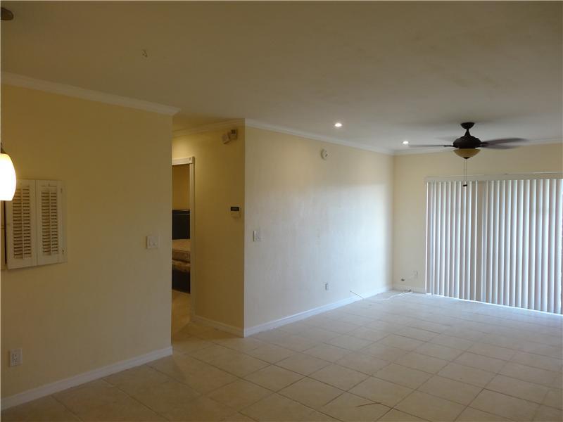 FLORAL PARK VILLAS NO 2 C - Residential Lease