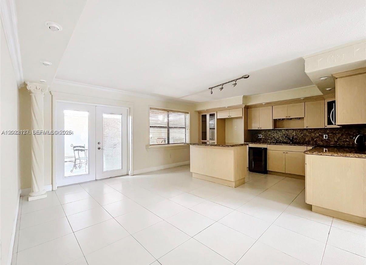 WEST VIEW LAKE TOWNHOMES - Residential