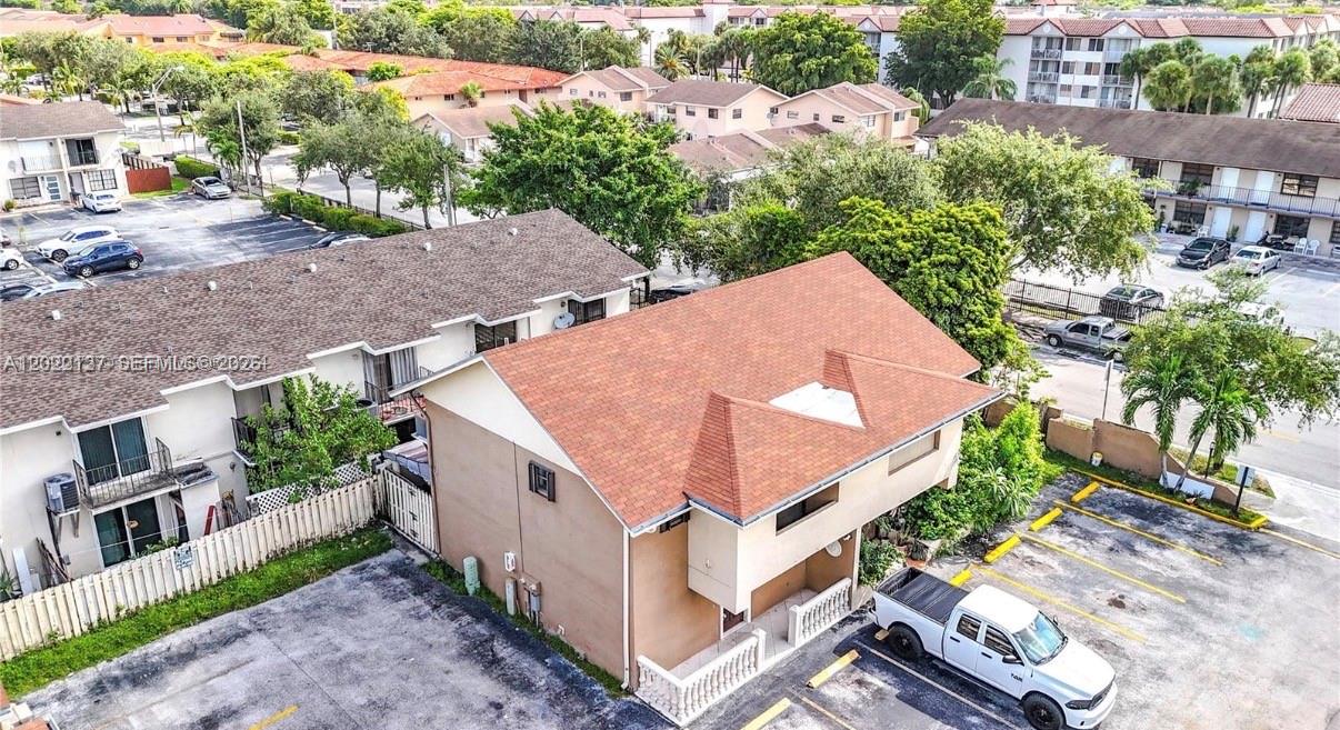 WEST VIEW LAKE TOWNHOMES - Residential