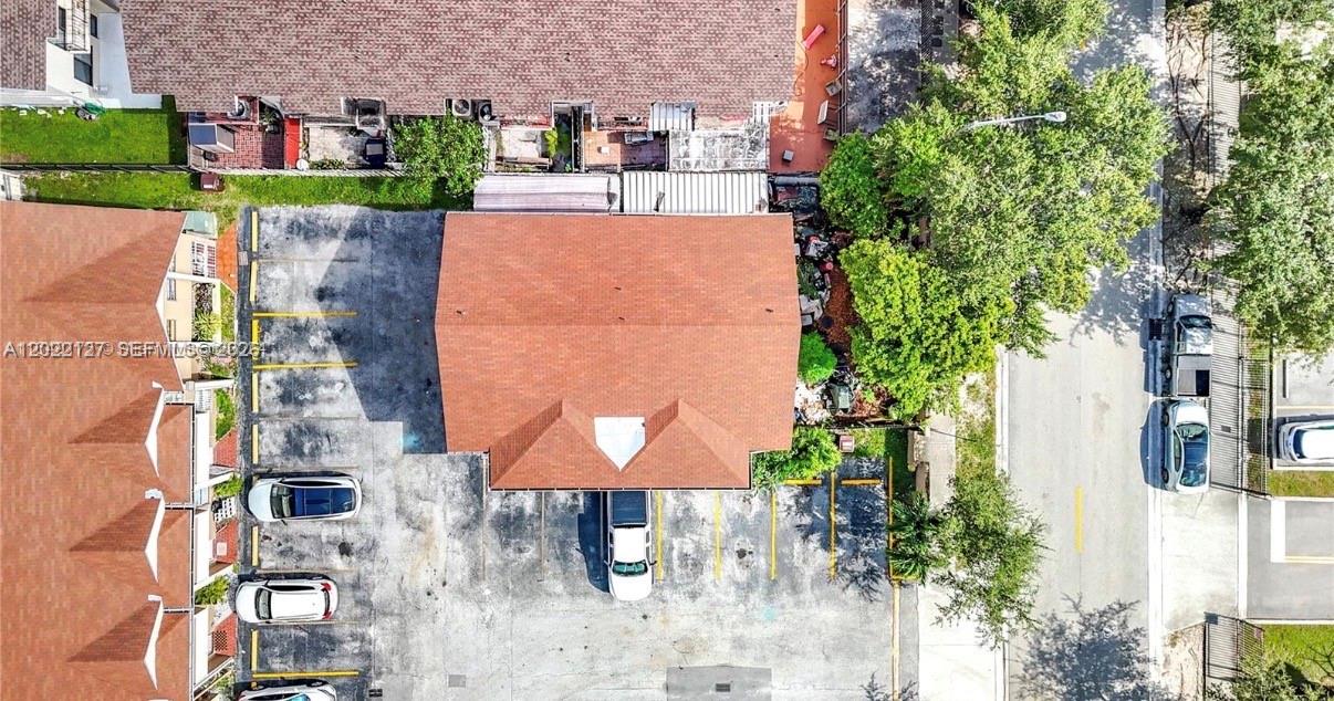 WEST VIEW LAKE TOWNHOMES - Residential