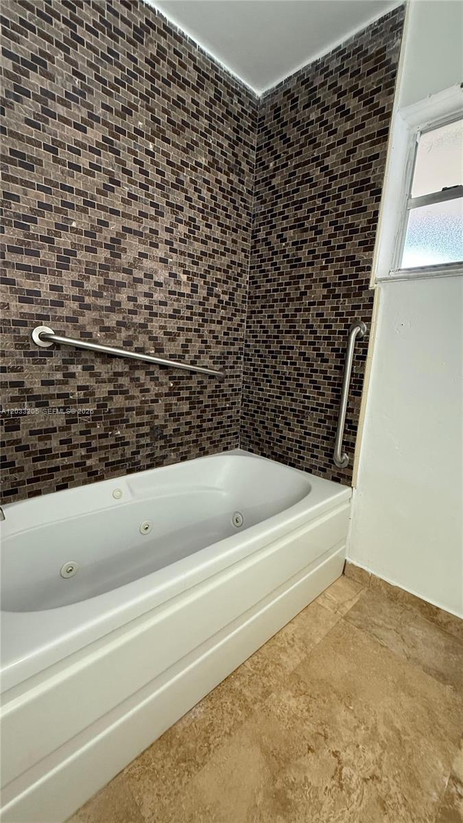 FOURTH HORIZONS CONDO - Residential