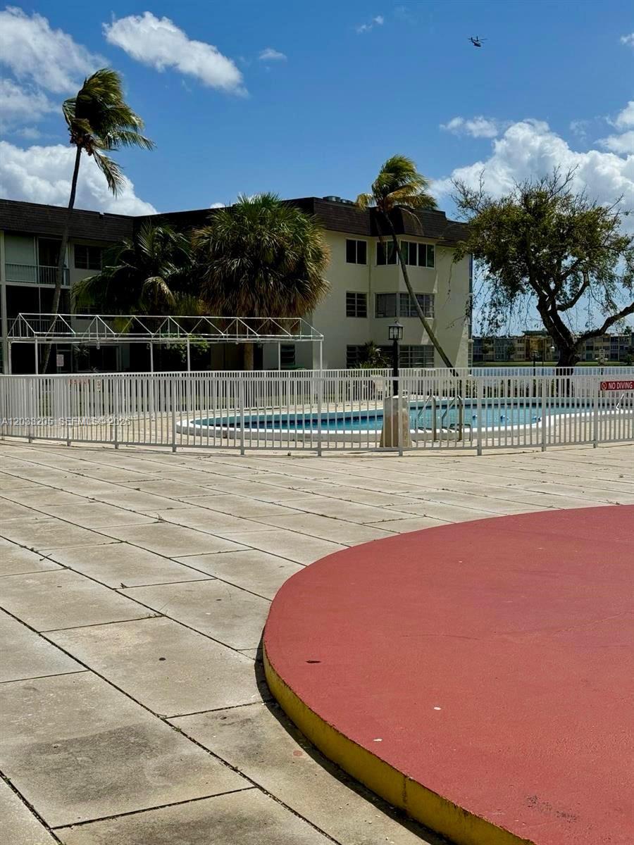 FOURTH HORIZONS CONDO - Residential