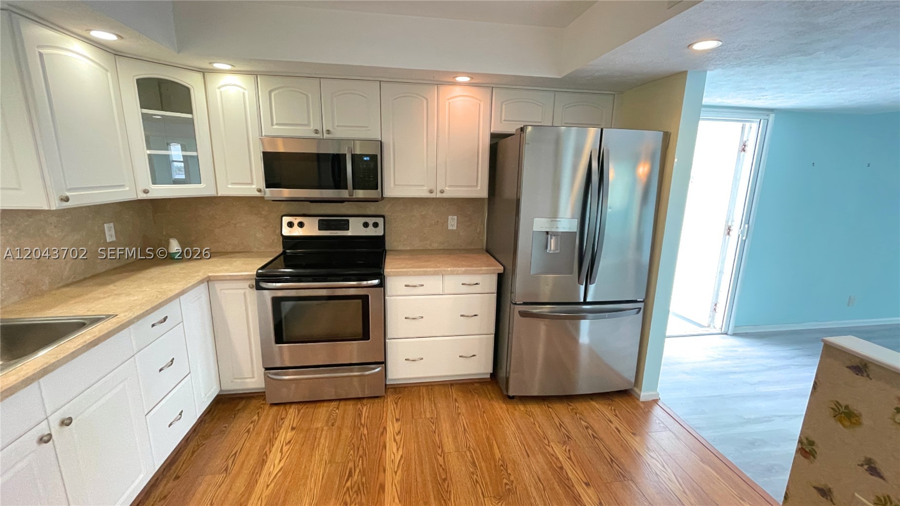 LAKE HARBOUR TOWERS CONDO - Residential