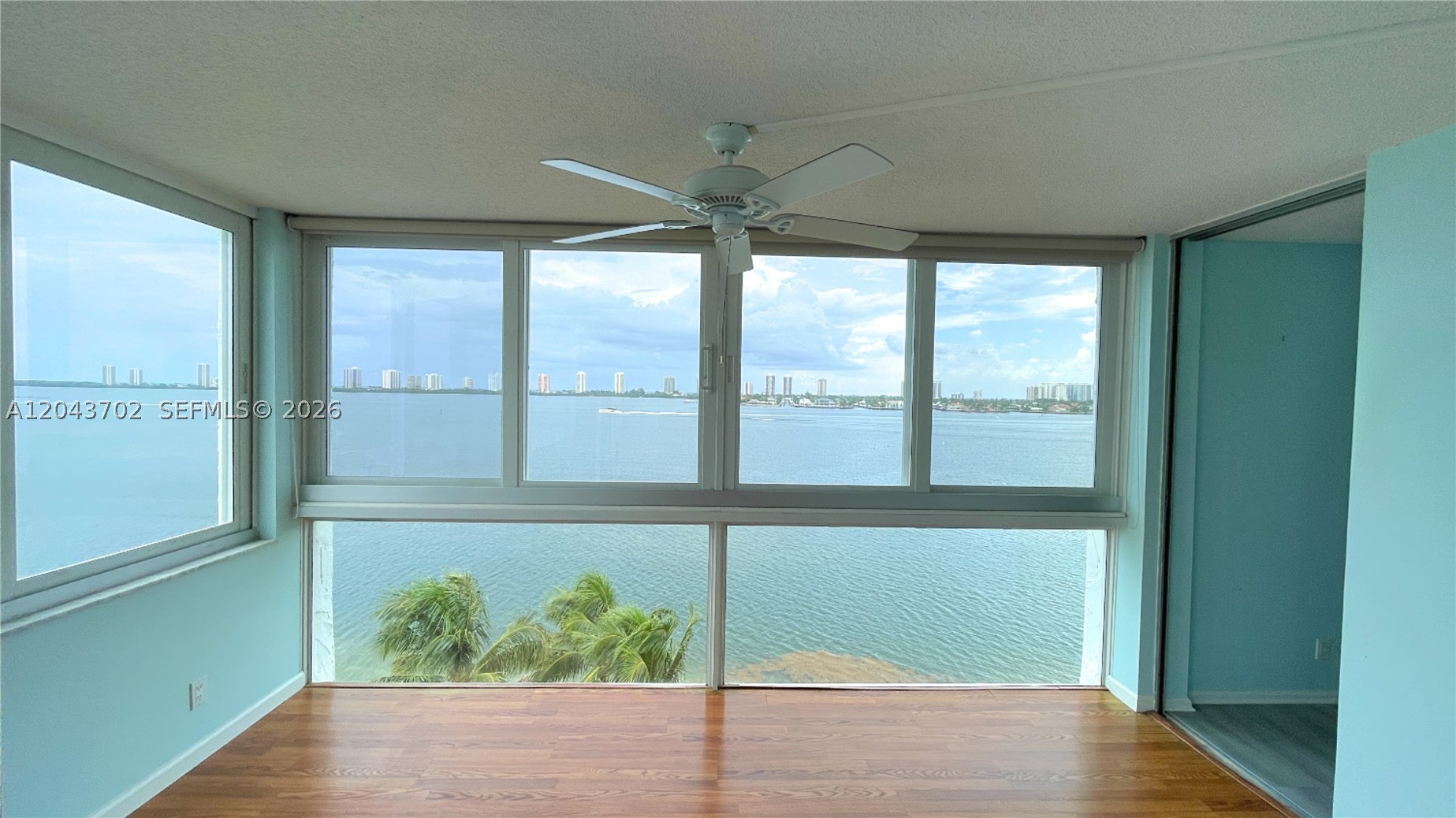 LAKE HARBOUR TOWERS CONDO - Residential