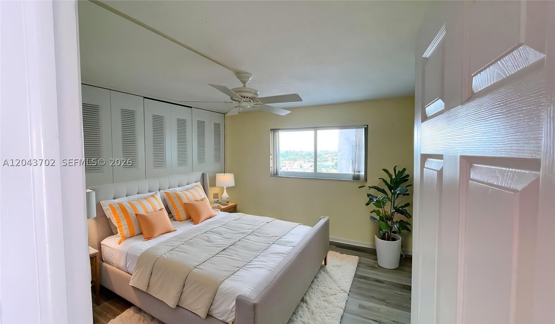 LAKE HARBOUR TOWERS CONDO - Residential