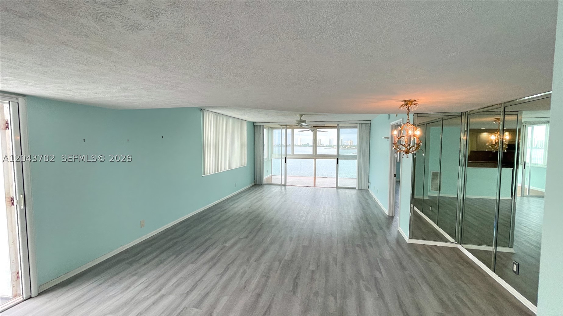 LAKE HARBOUR TOWERS CONDO - Residential