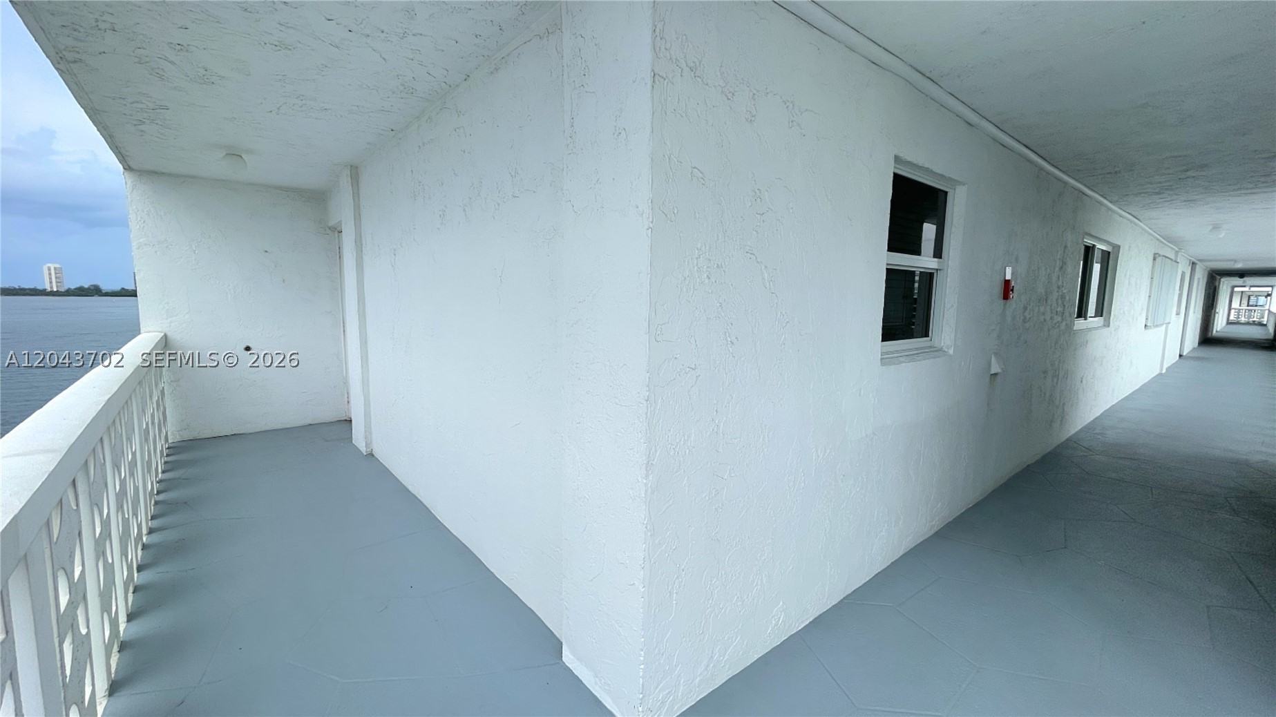 LAKE HARBOUR TOWERS CONDO - Residential