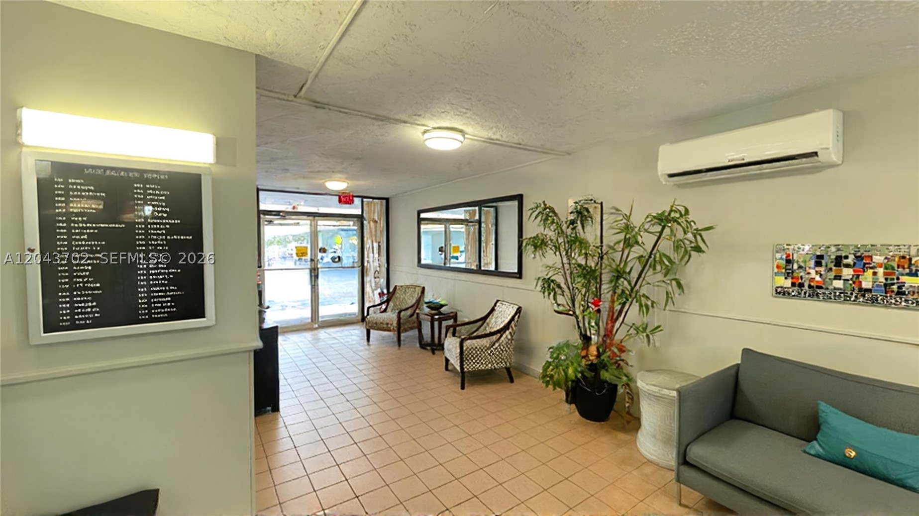 LAKE HARBOUR TOWERS CONDO - Residential