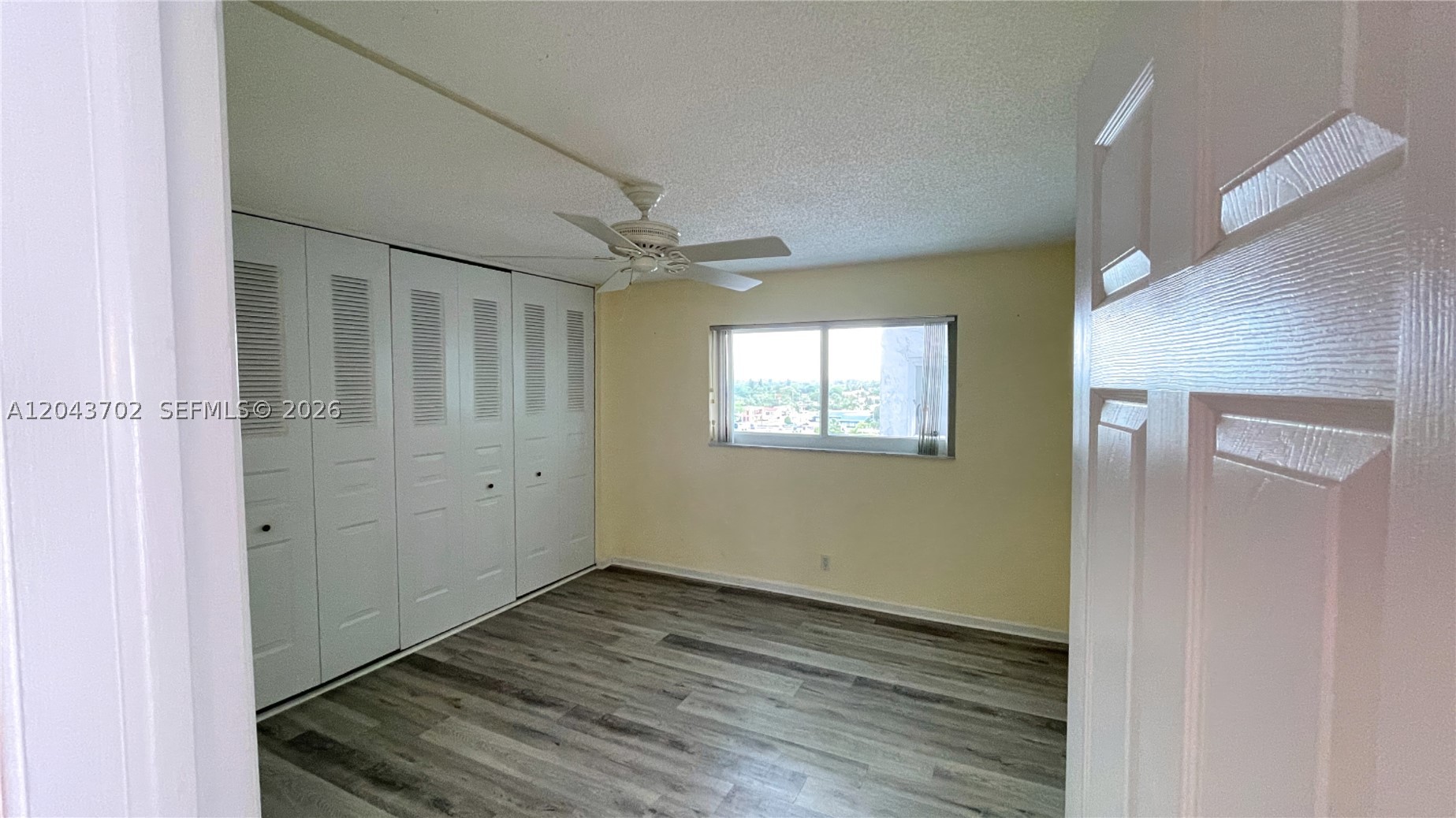 LAKE HARBOUR TOWERS CONDO - Residential
