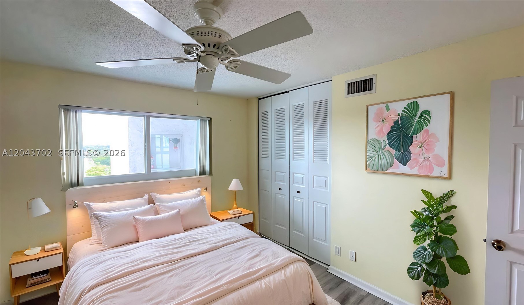 LAKE HARBOUR TOWERS CONDO - Residential