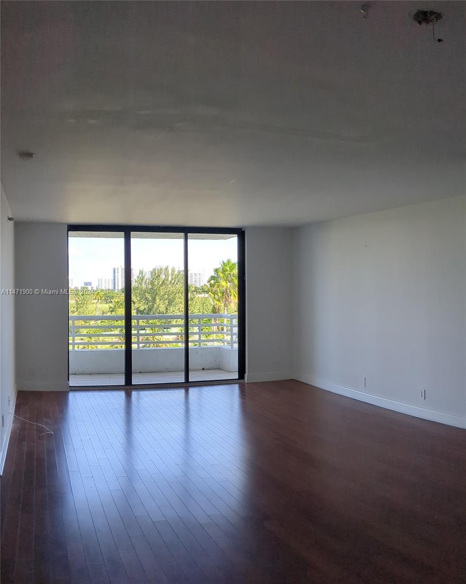 PARC CENTRAL AVENTURA EAS - Residential