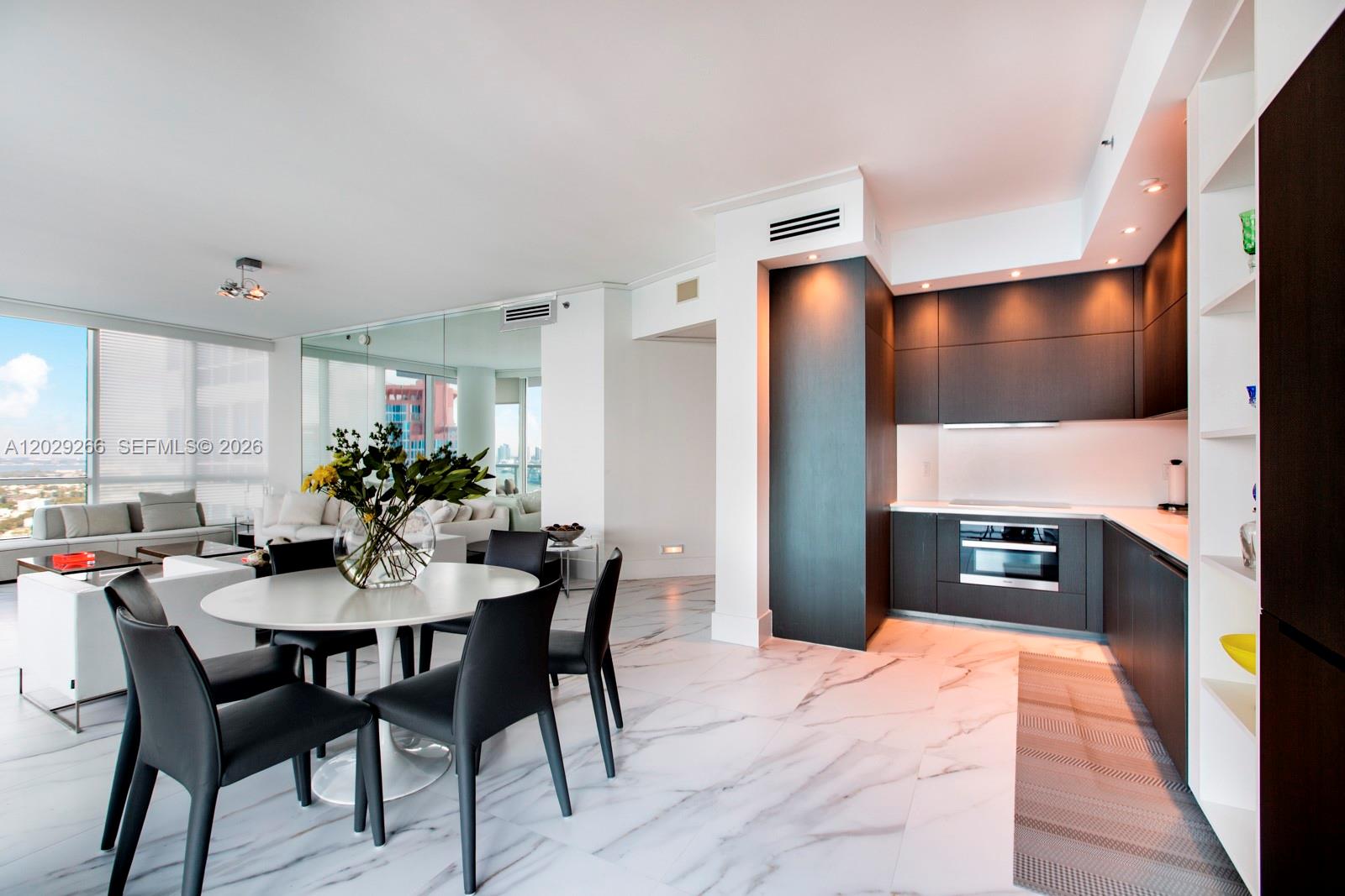 CONTINUUM ON SOUTH BEACH - Residential Lease