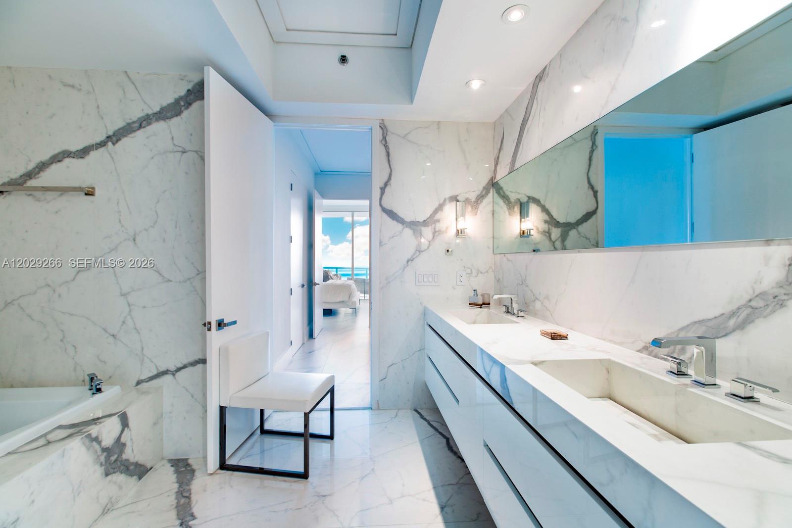 CONTINUUM ON SOUTH BEACH - Residential Lease