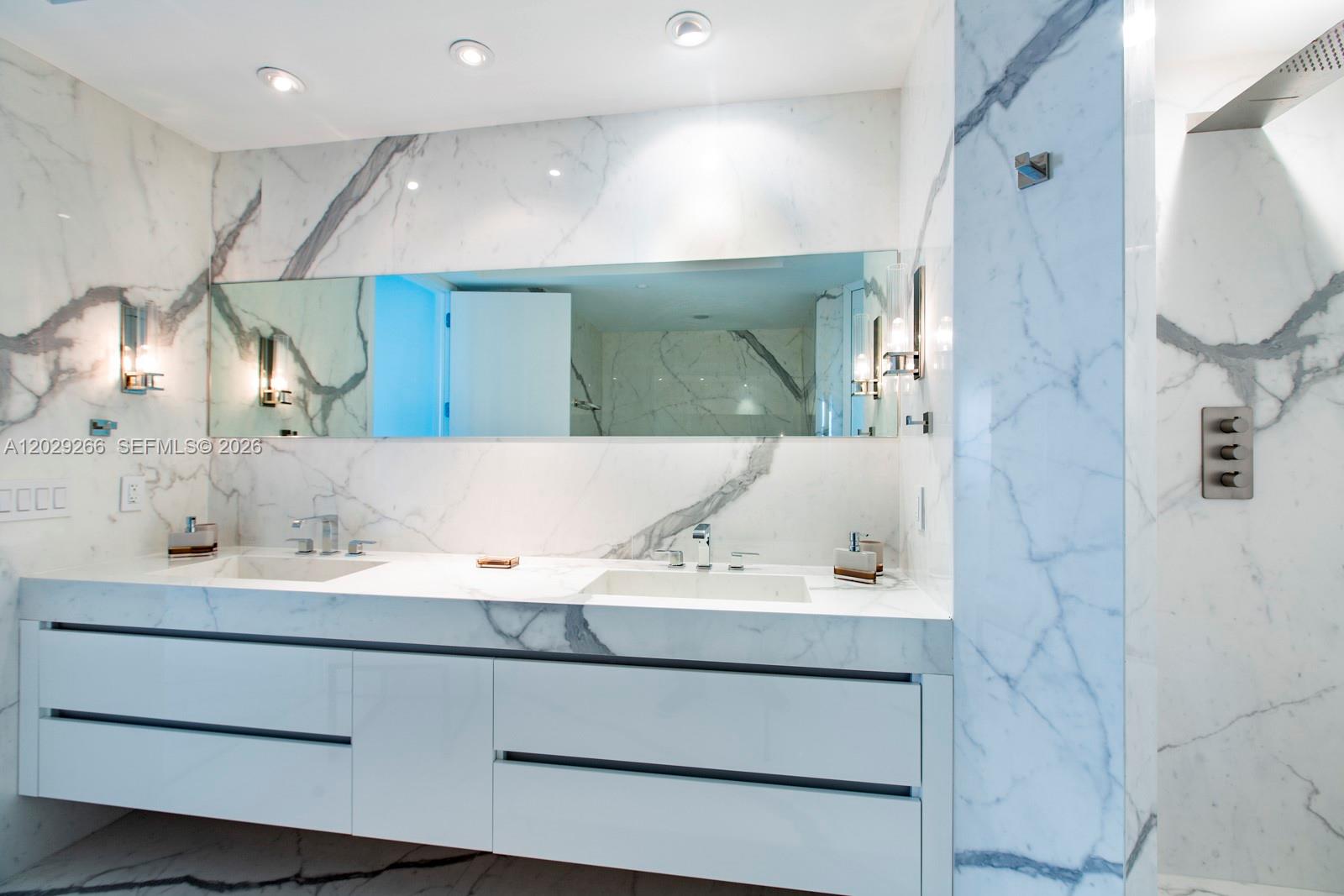 CONTINUUM ON SOUTH BEACH - Residential Lease